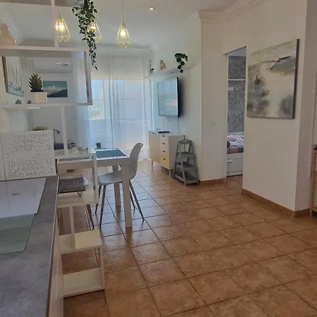1 Bedroom On The Coast Apartment *